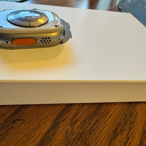 Apple Watch  Ultra 2 GPS Titanium case smart watch - Picture 11 of 16
